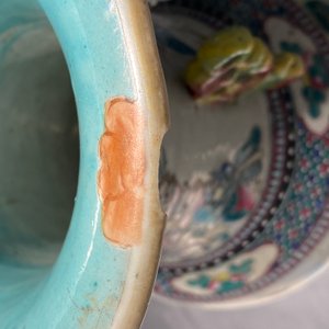 Un vase en porcelaine de Chine famille rose, 19ème — photo 8
