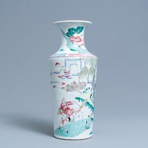 Un vase en porcelaine de Chine famille rose, 19ème — photo 2