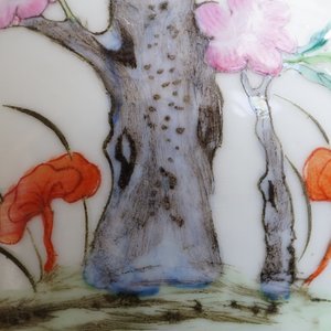 Un vase en porcelaine de Chine famille rose à décor de 9 pêches, 19/20ème — photo 14