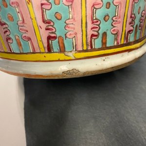 Un vase en porcelaine de Chine famille rose à décor de garçons jouants, 19ème — photo 16