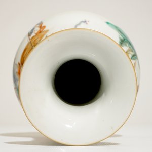 Un vase en porcelaine de Chine famille rose à décor de guerriers, 19ème — photo 6