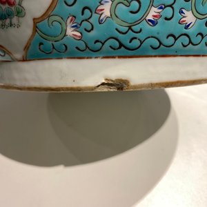 Un vase en porcelaine de Chine famille rose à décor de guerriers sur fond jaune, 19ème — photo 11