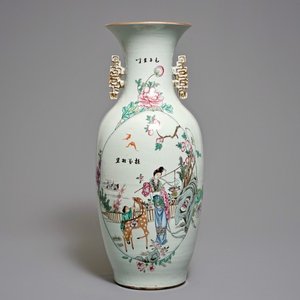 Un vase en porcelaine de Chine famille rose à décor de l'immortelle Magu, 19/20ème — photo 1