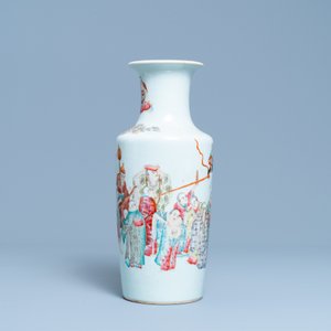 Un vase en porcelaine de Chine famille rose à décor de luohan et d'animaux mythiques, 19/20ème — photo 2