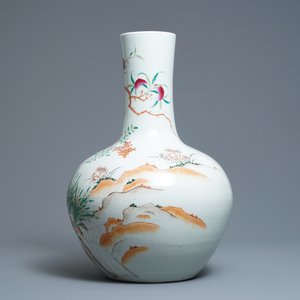 Un vase en porcelaine de Chine famille rose à décor de pêches, marque de Qianlong, 19ème — photo 4