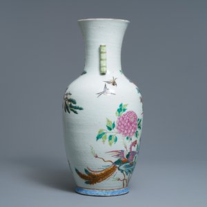 Un vase en porcelaine de Chine famille rose à décor de phénix et grues, marque de Qianlong, 19ème — photo 2