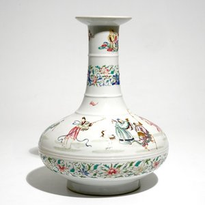 Un vase en porcelaine de Chine famille rose à décor des huit immortels, 20ème — photo 1