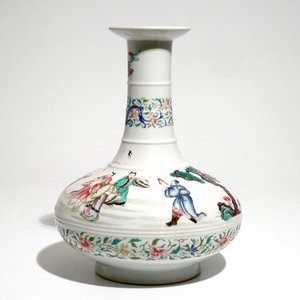 Un vase en porcelaine de Chine famille rose à décor des huit immortels, 20ème — photo 8