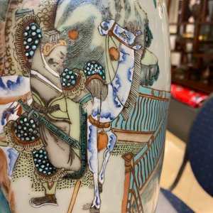 Un vase en porcelaine de Chine famille rose à décor d'immortels, 19ème — photo 22