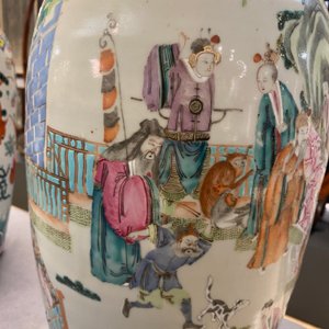 Un vase en porcelaine de Chine famille rose à décor d'immortels, 19ème — photo 24