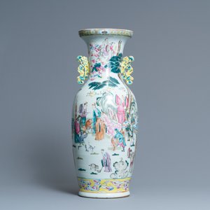 Un vase en porcelaine de Chine famille rose à décor d'immortels, 19ème — photo 3