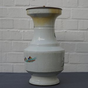 Un vase en porcelaine de Chine famille rose à décor d'Immortels, Yongzheng — photo 8