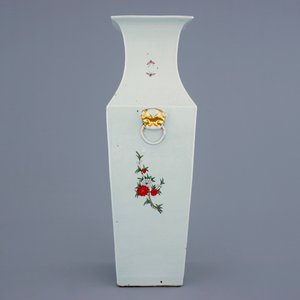 Un vase en porcelaine de Chine famille rose à décor d'oiseaux parmis des fleurs, 19/20ème — photo 4