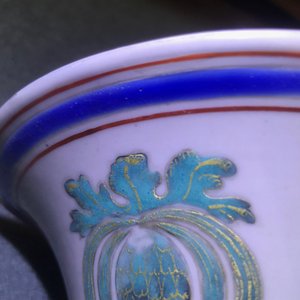 Un vase en porcelaine de Chine famille rose à décor du 'Perroquet perché', Yongzheng — photo 9