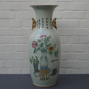 Un vase en porcelaine de Chine famille rose à double décor, 19/20ème — photo 8