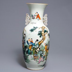 Un vase en porcelaine de Chine famille rose à double décor, 19/20ème — photo 1