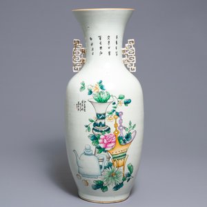 Un vase en porcelaine de Chine famille rose à double décor, 19/20ème — photo 3