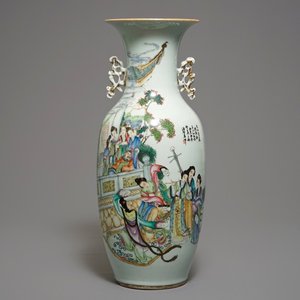Un vase en porcelaine de Chine famille rose à double décor, 19/20ème — photo 1