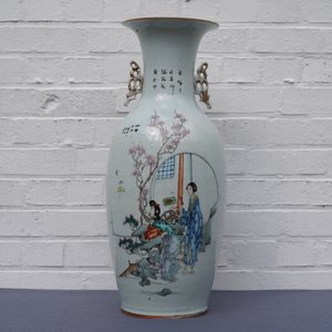 Un vase en porcelaine de Chine famille rose à double décor, 19/20ème — photo 7