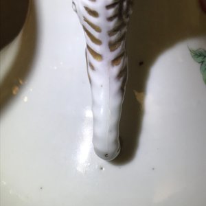 Un vase en porcelaine de Chine famille rose aux anses en forme d'éléphant, marque de Jingdezhen, 20ème — photo 7