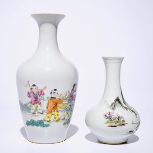 Un vase en porcelaine de Chine famille rose aux garçons jouants et un vase qianjiang cai au paysage, 20ème — photo 4