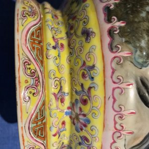 Un vase en porcelaine de Chine famille rose aux guerriers, marque de Qianlong, République, 20ème — photo 9