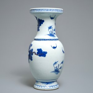 Un vase en porcelaine de Chine famille rose bleu, blanc et rouge de fer, 19/20ème — photo 3