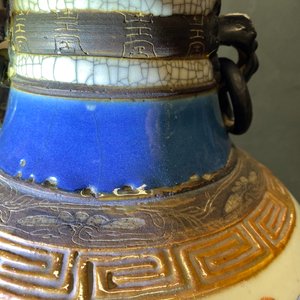 Un vase en porcelaine de Chine famille rose dite 'de Nankin' à décor de guerriers, Chine, 19ème — photo 19