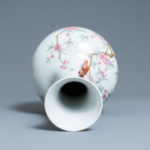 Un vase en porcelaine de Chine famille rose, marque de Hongxian, République — photo 6