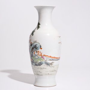 Un vase en porcelaine de Chine famille rose, marque de Ju Ren Tang, 20ème — photo 3