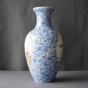 Un vase en porcelaine de Chine famille rose, marque de Qianlong, République, 20ème — photo 10