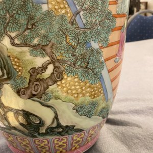 Un vase en porcelaine de Chine famille rose, marque de Qianlong, République — photo 29