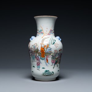 Un vase en porcelaine de Chine famille rose, marque de Tongzhi, 19/20ème — photo 1