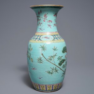 Un vase en porcelaine de Chine famille rose sur fond turquoise, 19ème — photo 3