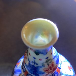Un vase en porcelaine de Chine famille rose, un bol aux dragons et un vase wucai, République — photo 22