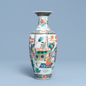 Un vase en porcelaine de Chine famille verte, 19ème — photo 1