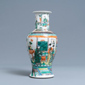 Un vase en porcelaine de Chine famille verte, 19ème — photo 1