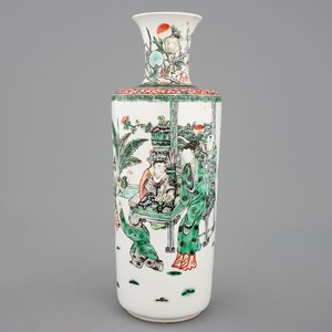 Un vase en porcelaine de Chine famille verte, 19ème — photo 1