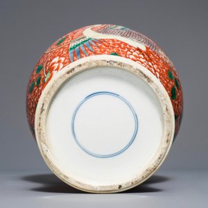 Un vase en porcelaine de Chine famille verte à décor de phénix, 19/20ème — photo 5
