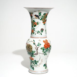 Un vase en porcelaine de Chine famille verte aux fleurs et oiseaux, Kangxi — photo 2