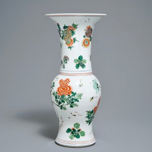 Un vase en porcelaine de Chine famille verte aux fleurs et oiseaux, Kangxi — photo 3