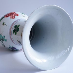 Un vase en porcelaine de Chine famille verte aux fleurs et oiseaux, Kangxi — photo 8