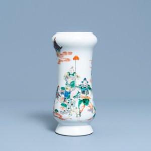 Un vase en porcelaine de Chine famille verte, marque de Kangxi, 19ème — photo 1