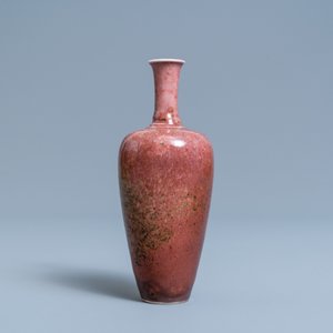 Un vase en porcelaine de Chine fleur de pêche, marque de Kangxi, République — photo 2