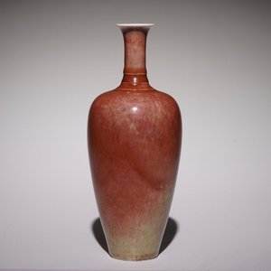 Un vase en porcelaine de Chine monochrome rouge de cuivre, marque de Kangxi, 19/20ème — photo 1