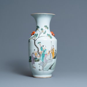 Un vase en porcelaine de Chine qianjiang cai, 19/20ème — photo 1