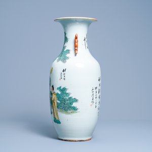 Un vase en porcelaine de Chine qianjiang cai à décor de musiciens et de lettrés, 19/20ème — photo 2
