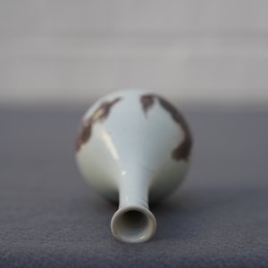 Un vase en porcelaine de Chine rouge de cuivre à décor d'animaux mythiques, Kangxi — photo 13