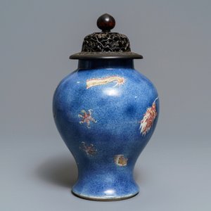 Un vase en porcelaine de Chine rouge de cuivre et bleu poudré, marque de Kangxi, 19ème — photo 4
