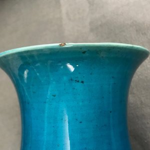 Un vase en porcelaine de Chine turquoise monochrome, 18/19ème — photo 7